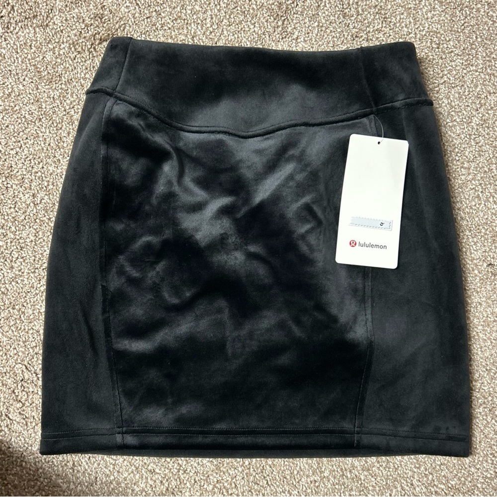 NWT Lululemon Scuba High-Rise Mini Skirt *Velvet